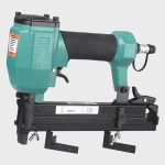 cloueur pneumatique en V pour charpente